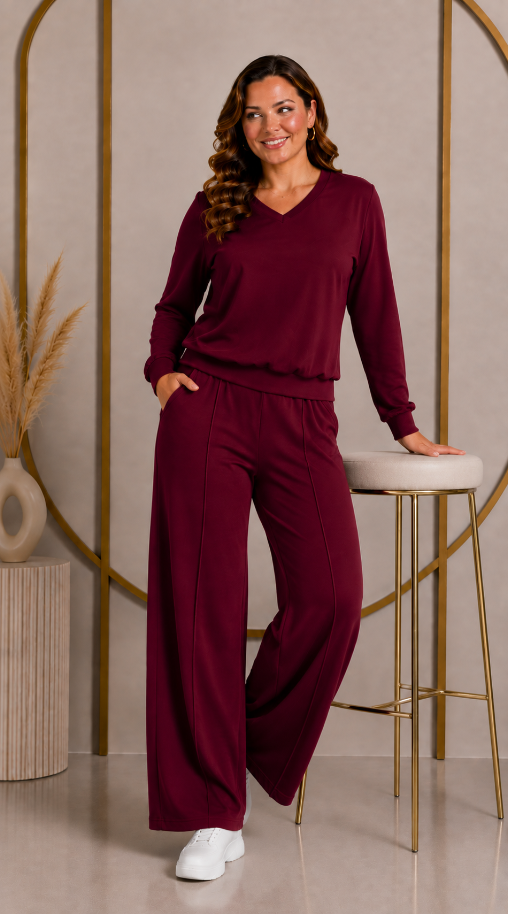 Komplet dresowy masełko plus size bluza dekolt serek  i szerokie spodnie Bordo -Lilia-
