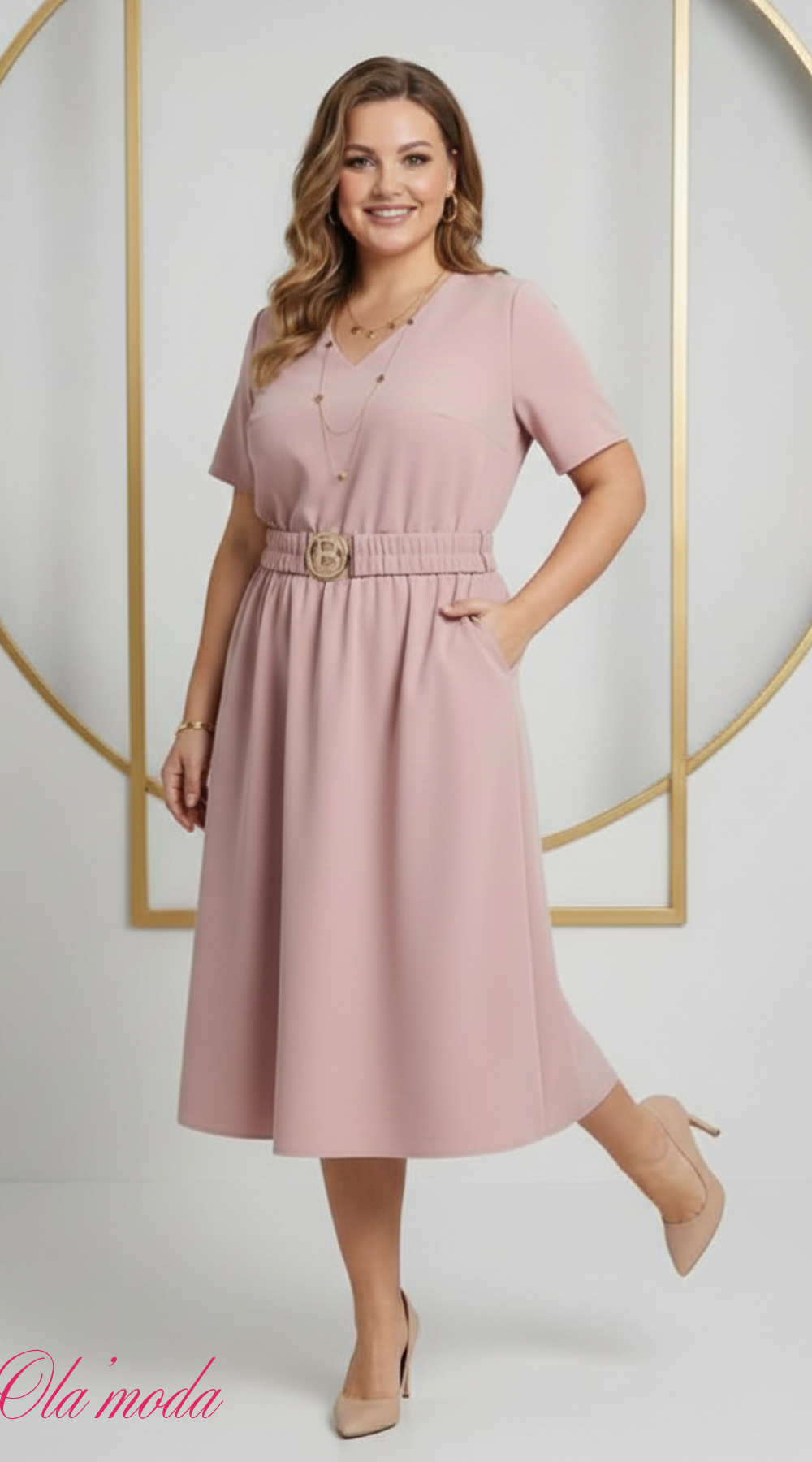 Elegancka sukienka midi z paskiem – polska produkcja, duże rozmiary Pudrowy róż