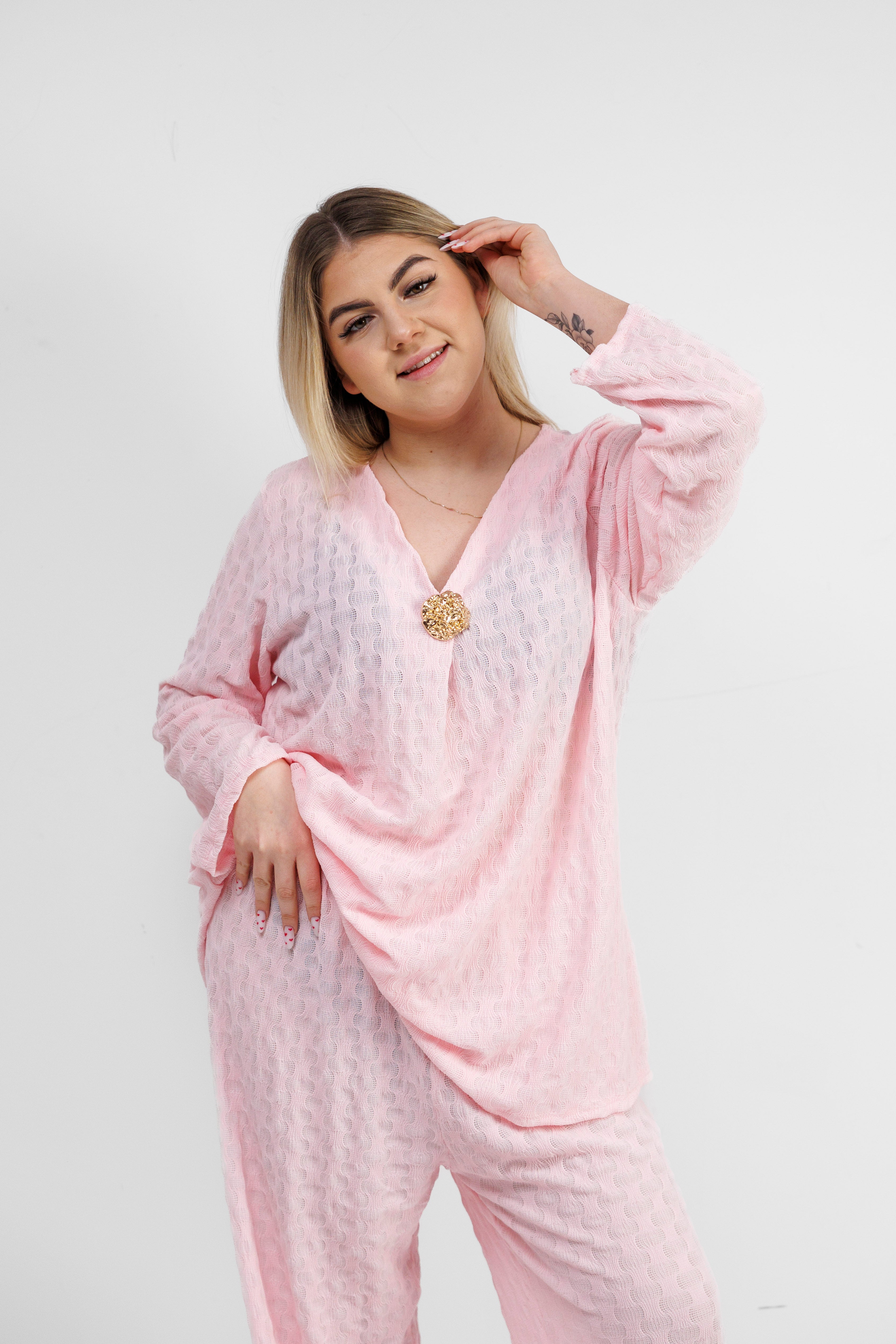 Zwiewny komplet z wiskozy z dekoracyjną broszką Pudrowy róż