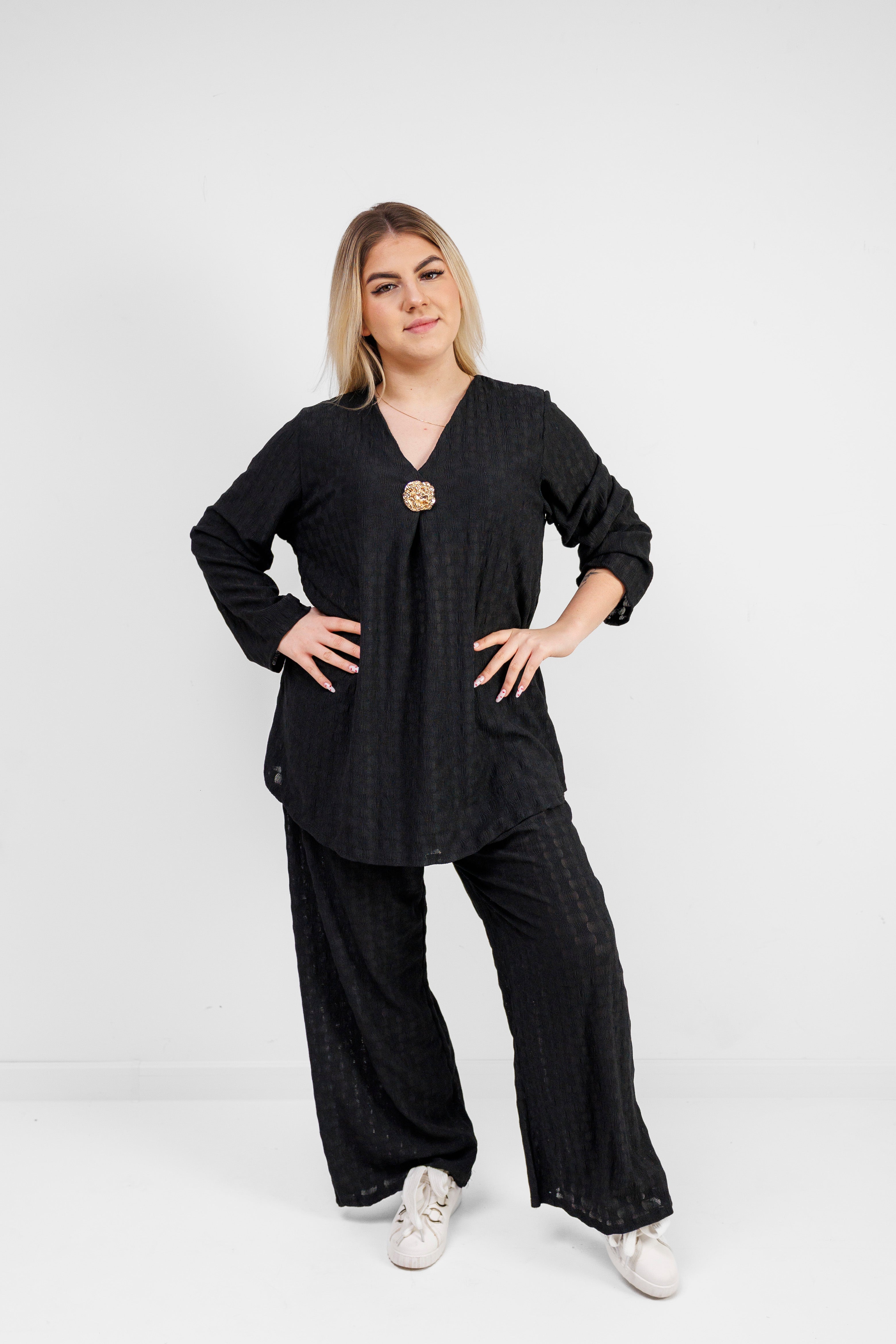 Zwiewny komplet z wiskozy z dekoracyjną broszką Czarny