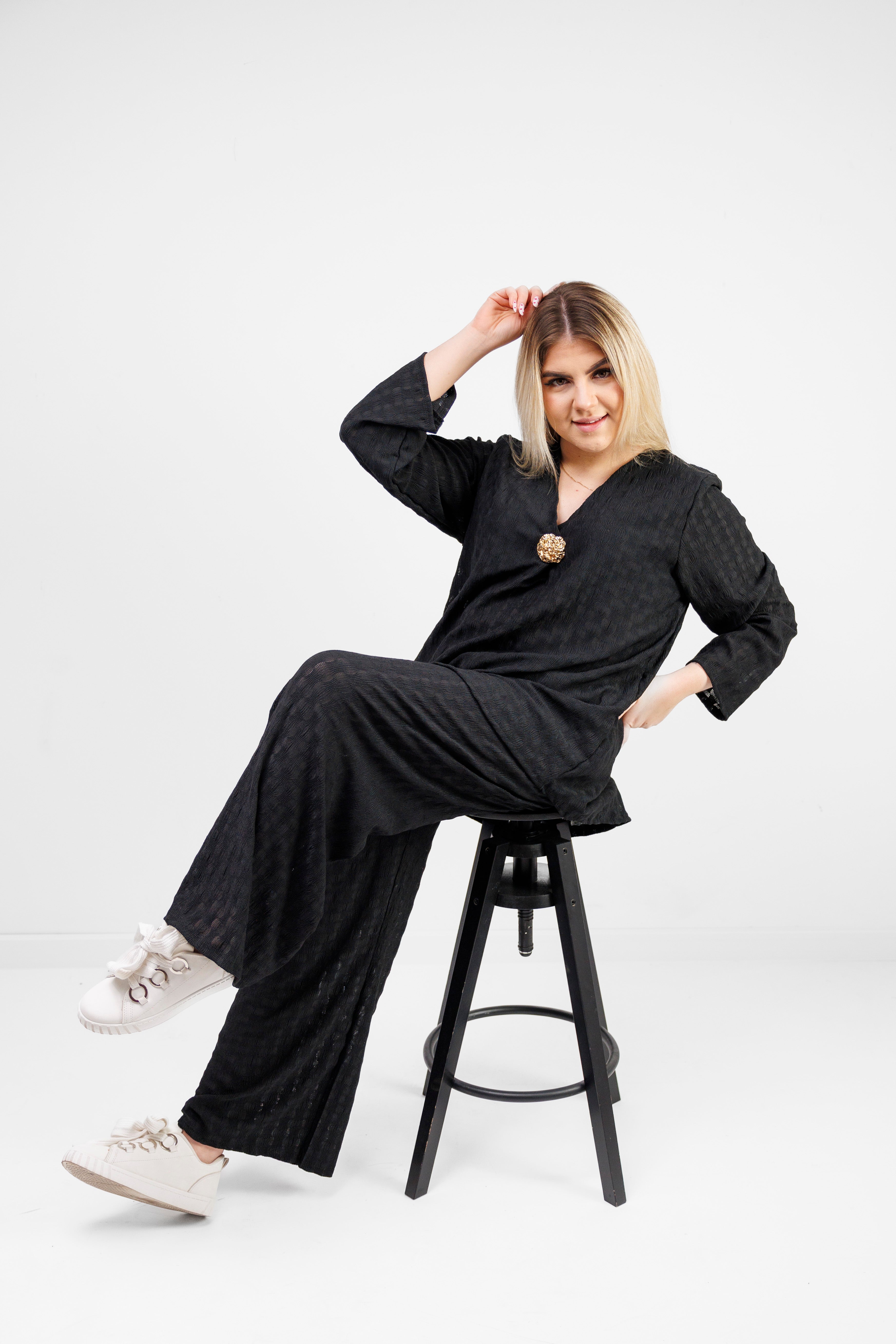 Zwiewny komplet z wiskozy z dekoracyjną broszką Czarny