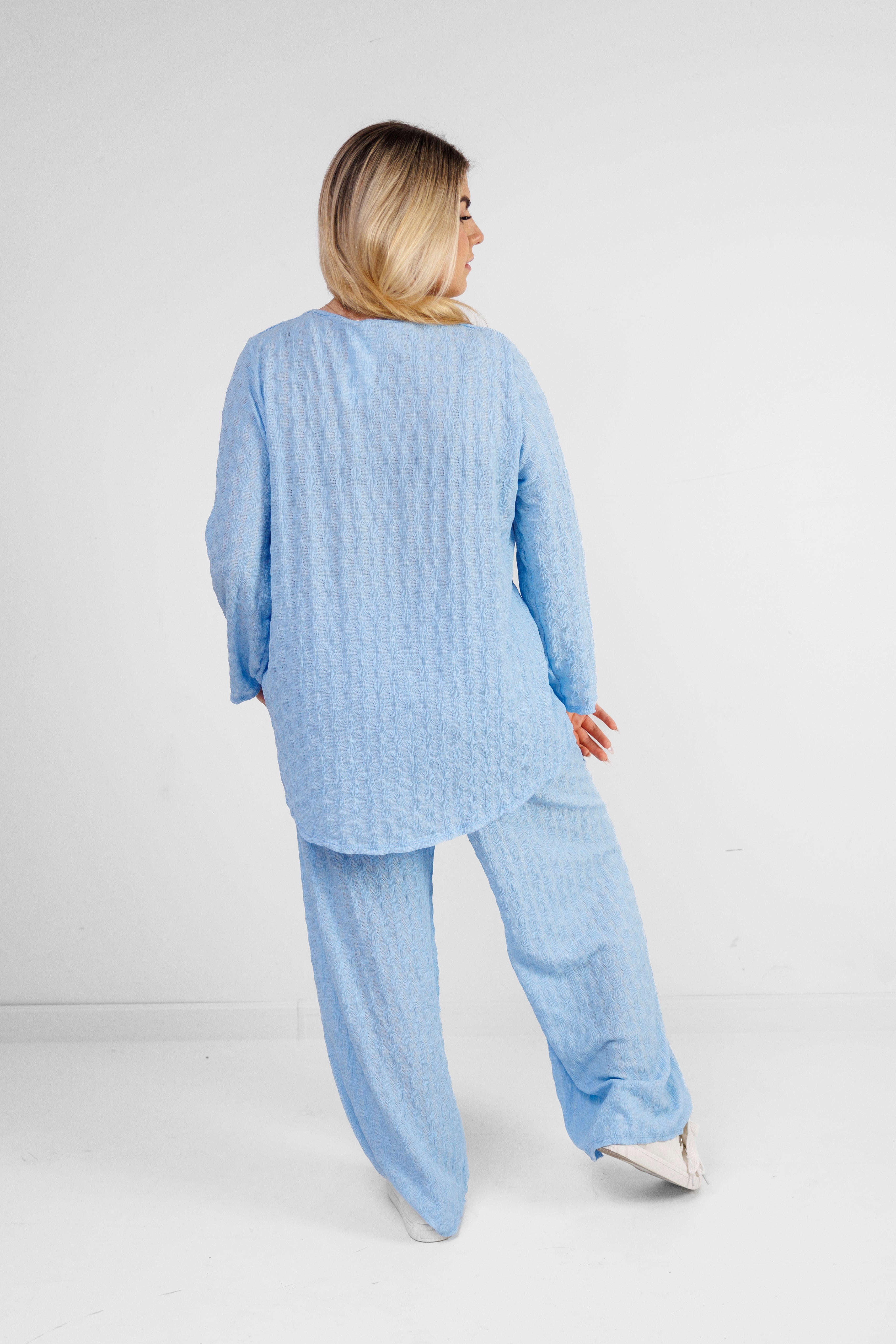 Zwiewny komplet z wiskozy z dekoracyjną broszką Błękit