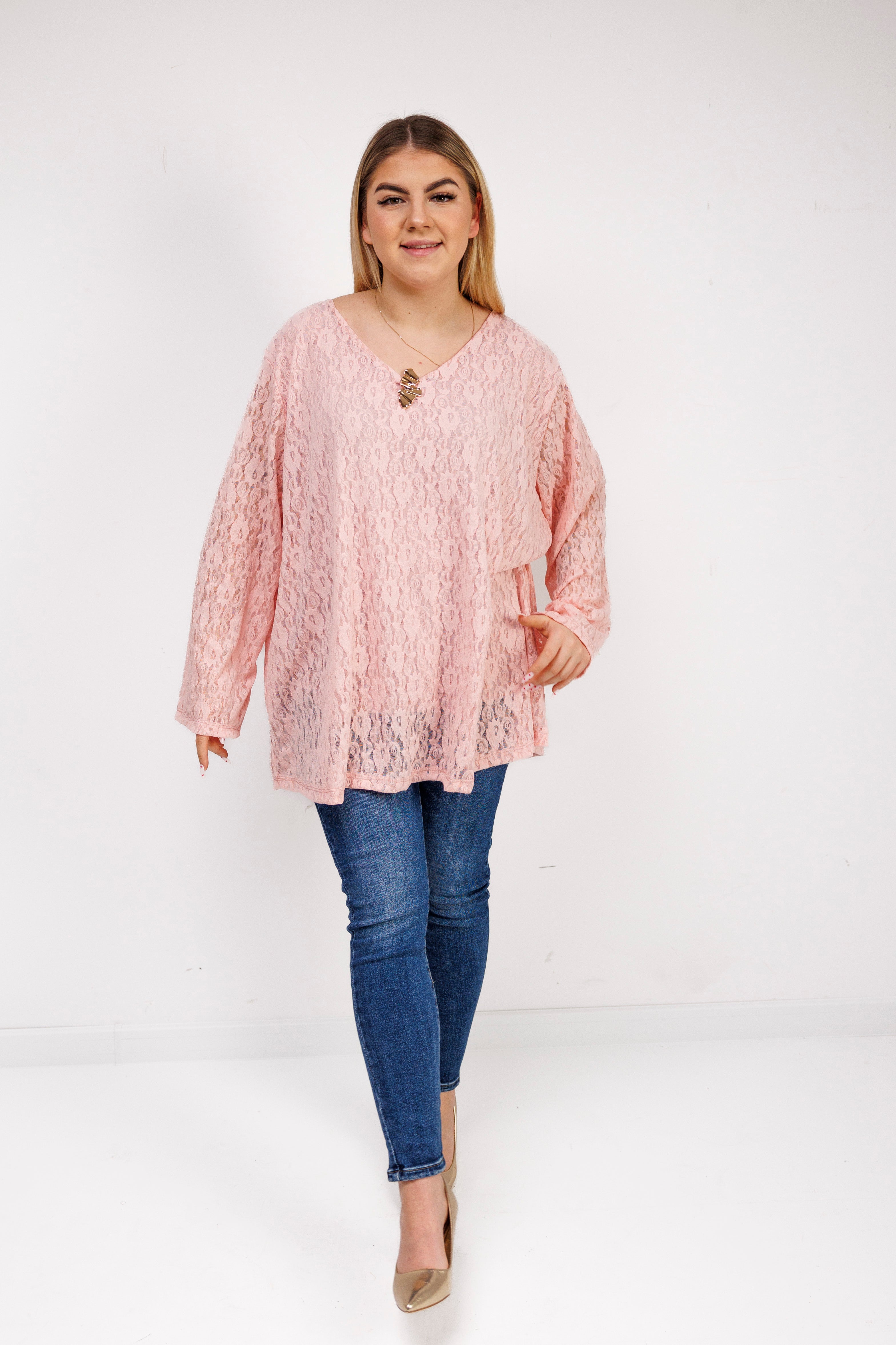 Bluzka z ażurowej koronki z biżuteryjną przypinką Pudrowy Róż