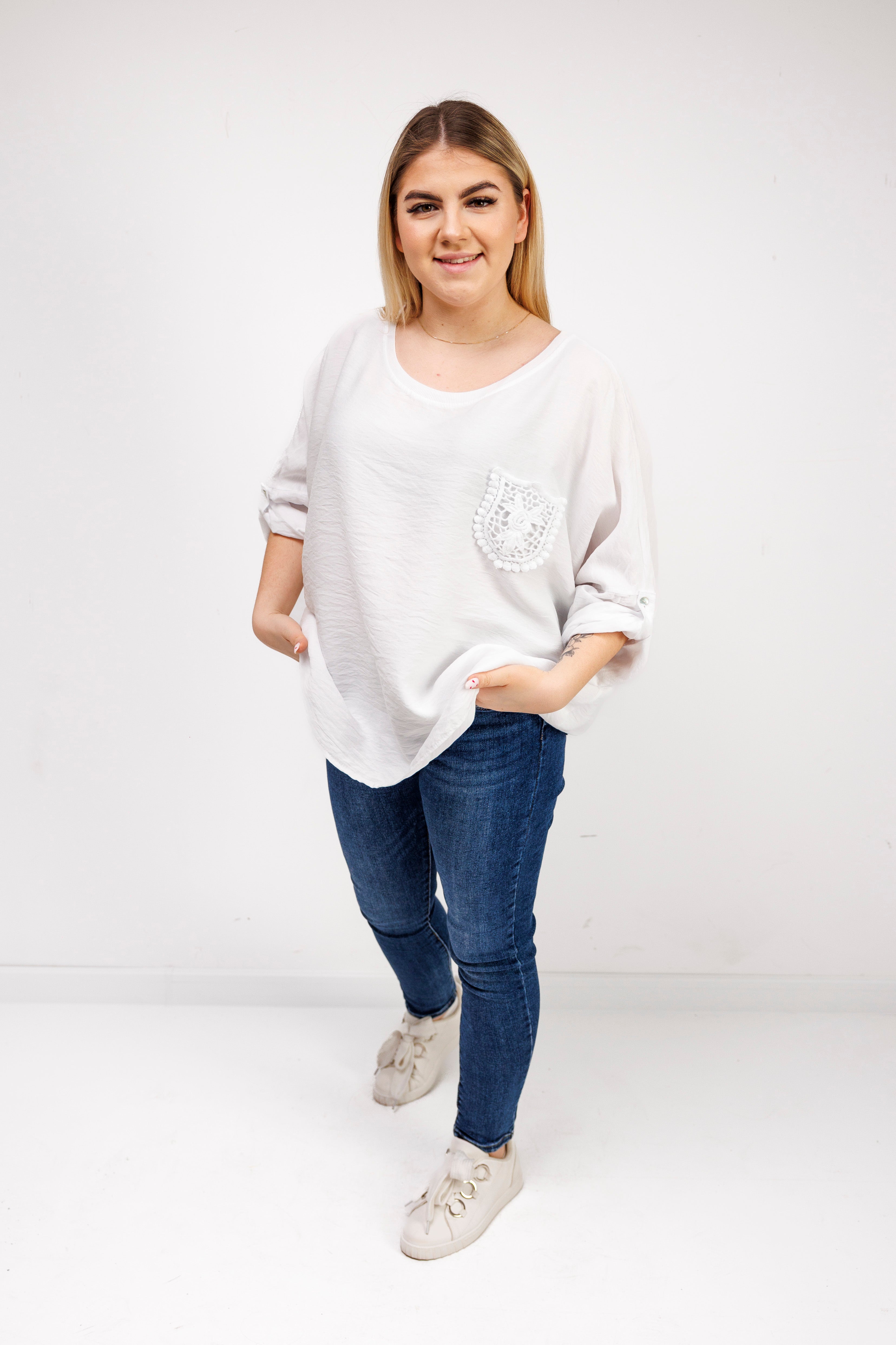 Bluzka z 100% wiskozy z ozdobną kieszonką Krem