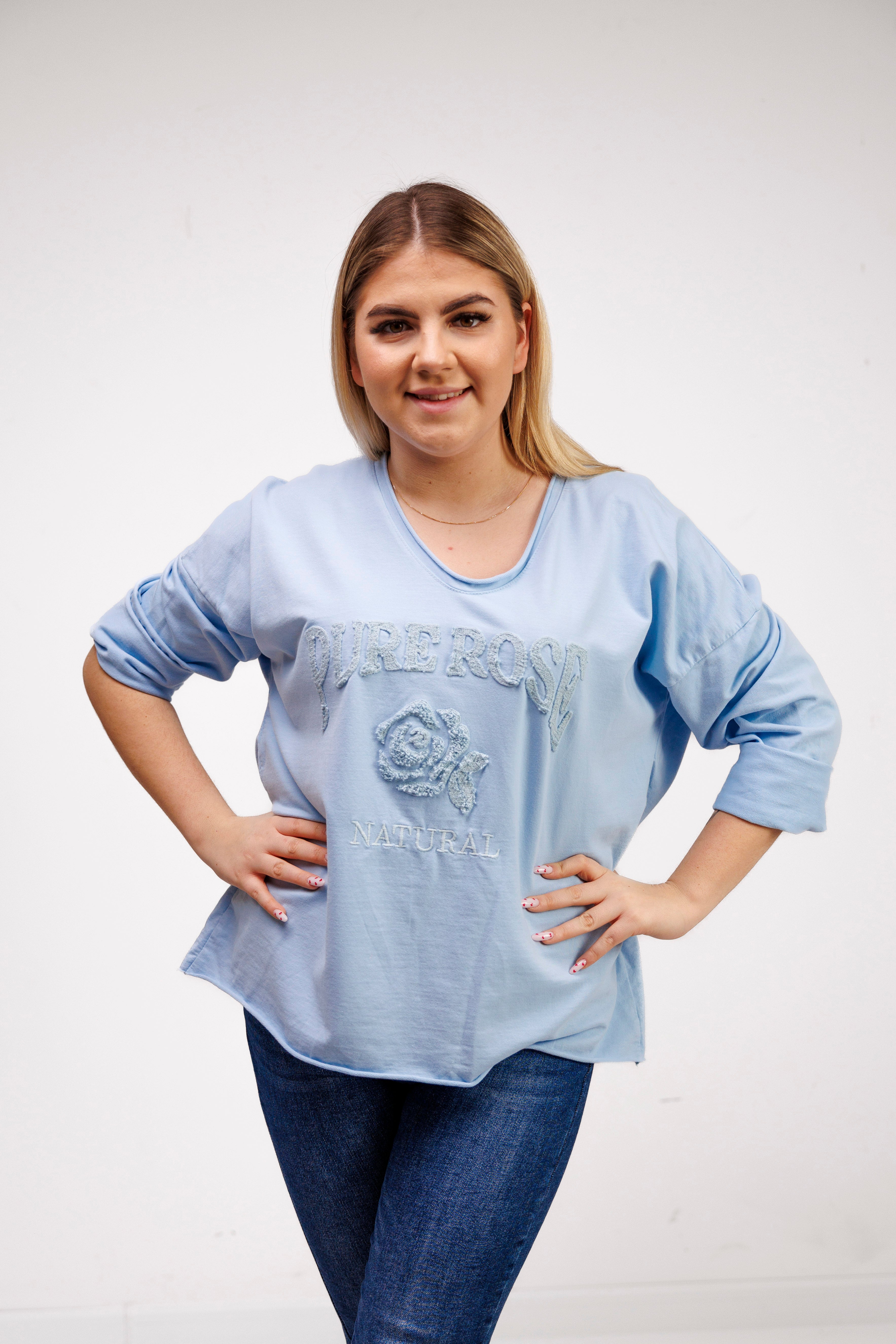 Bluzka z 100% bawełny z ozdobnym haftem Błękit