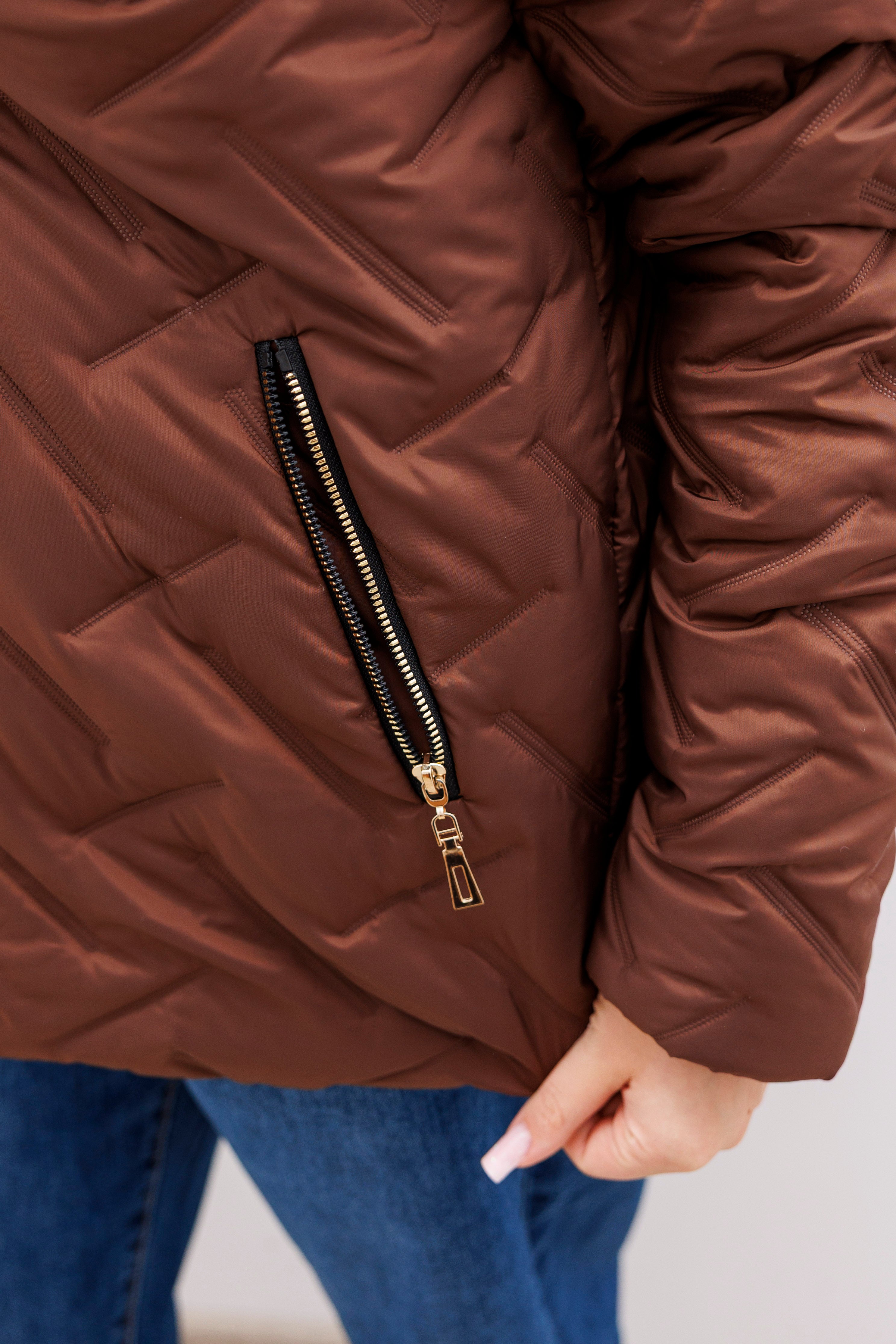 Zimowa kurtka pikowana z kapturem – polska produkcja Jasny Brąz