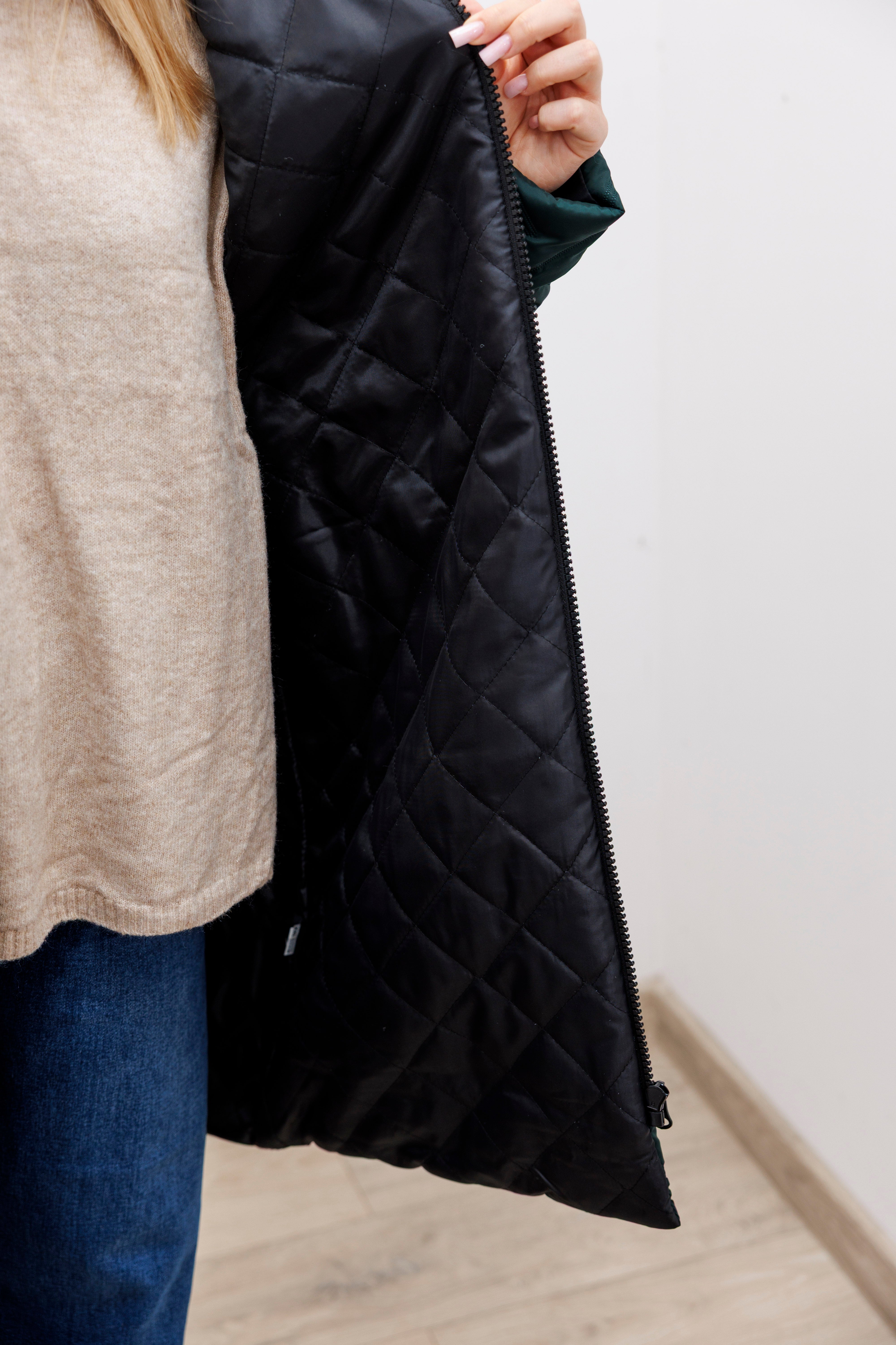 Długa zimowa kurtka z kapturem – polska produkcja Butelka