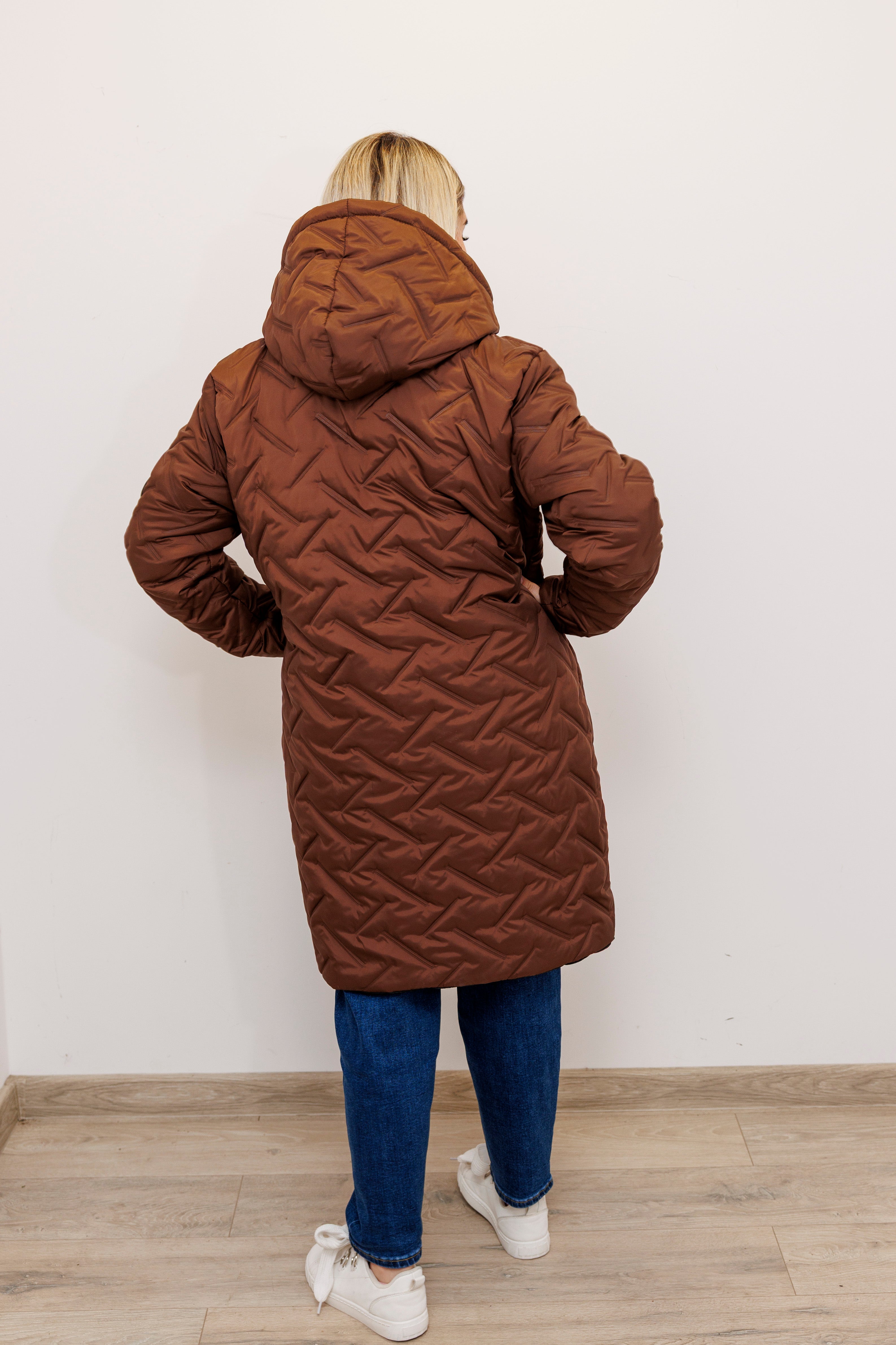 Długa zimowa kurtka z kapturem – polska produkcja Jasny Brąz