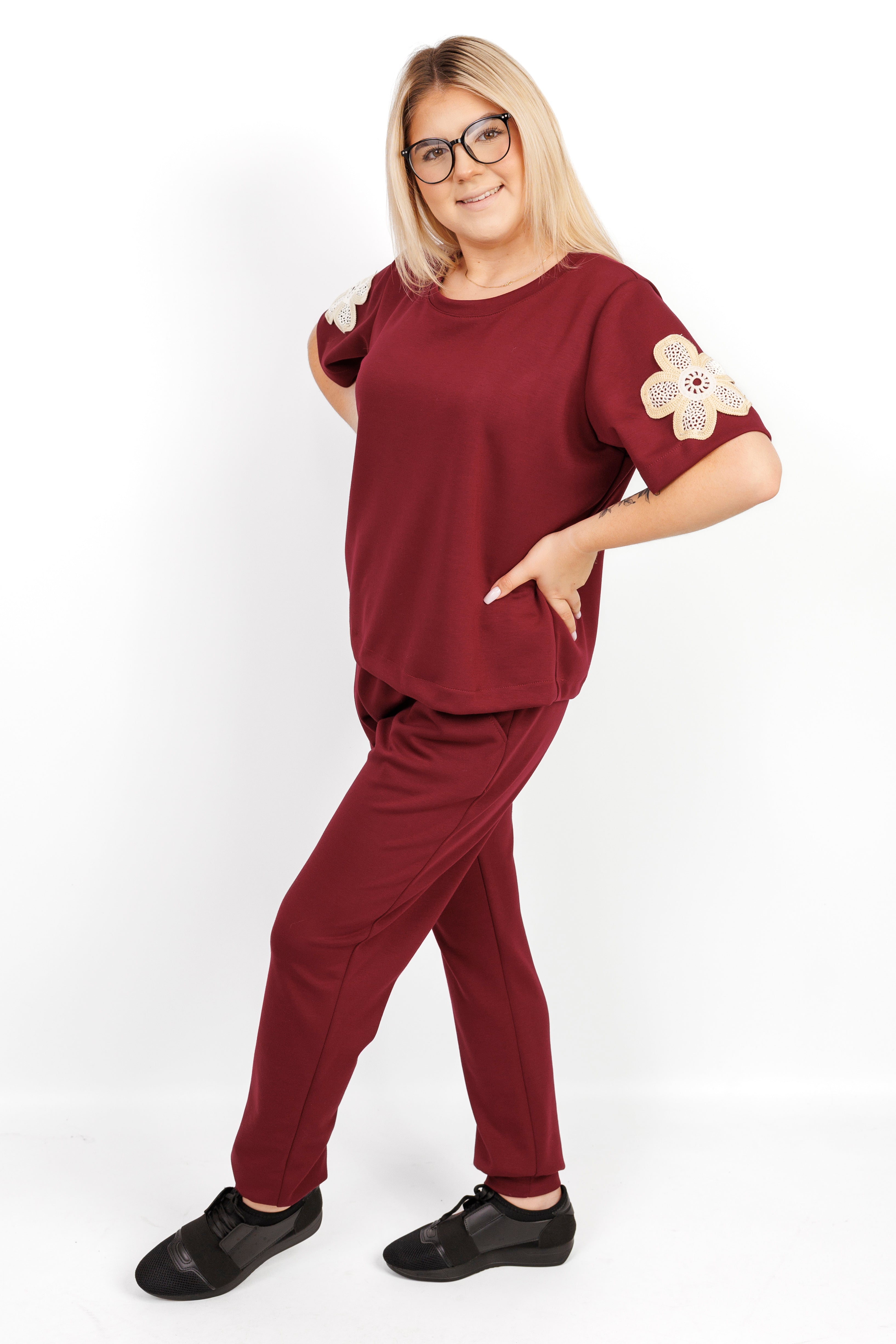 Damski dres z aplikacją kwiatową – 100% Masełko Bordo