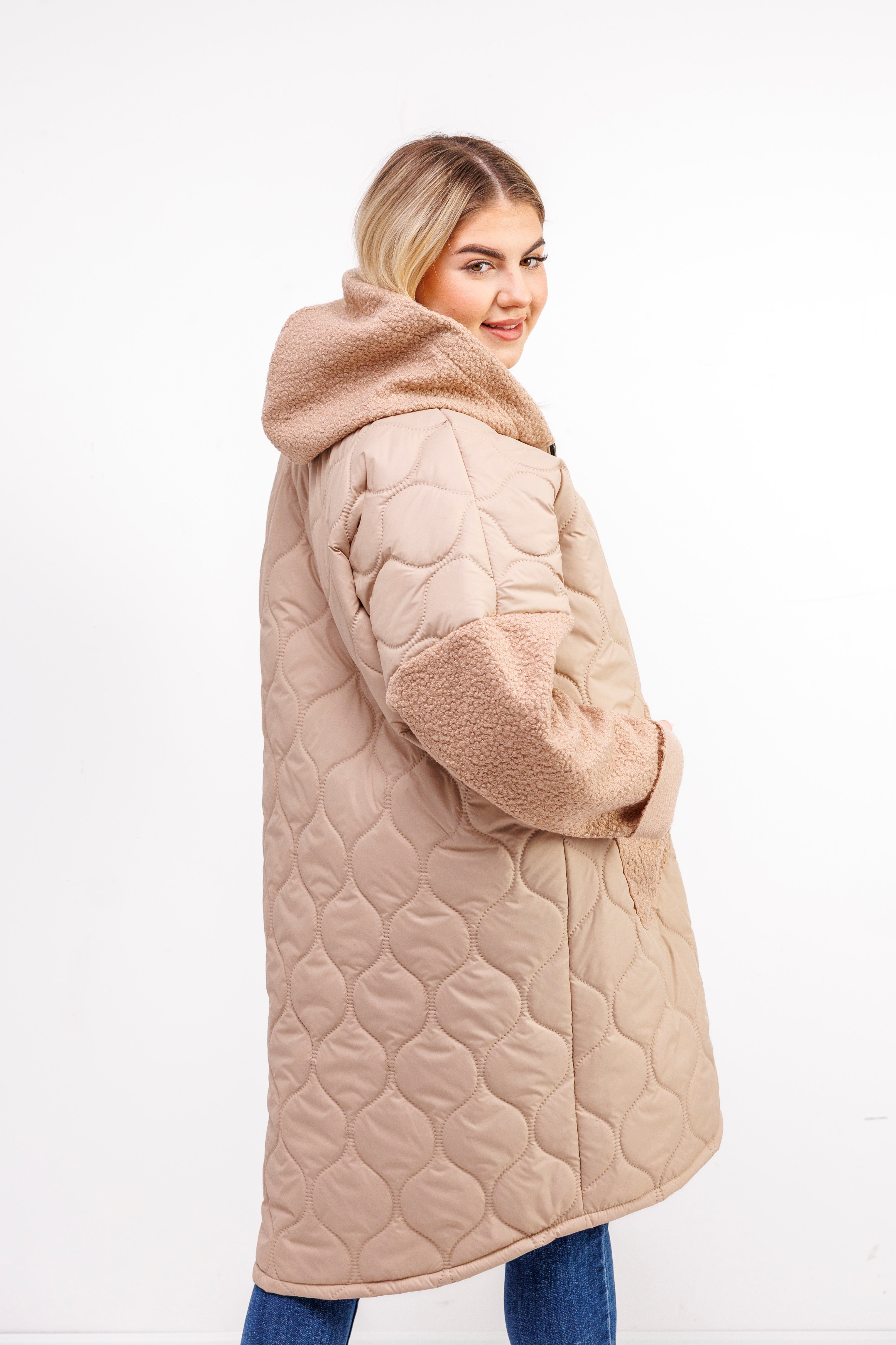 Przejściowy płaszcz damski pikówka oversize z buklą Jasny Beż