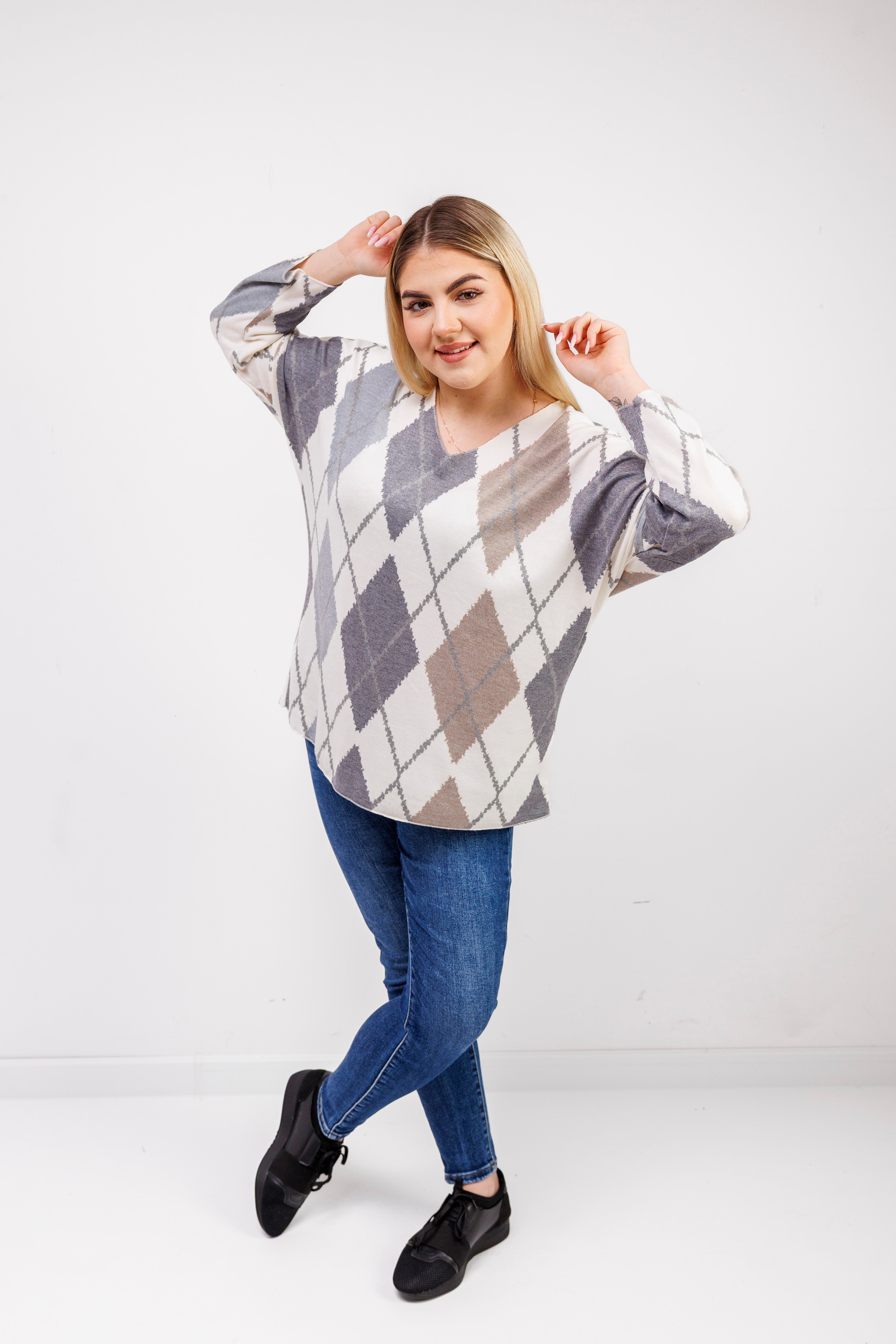 Dzianinowy sweter damski w romby Popiel