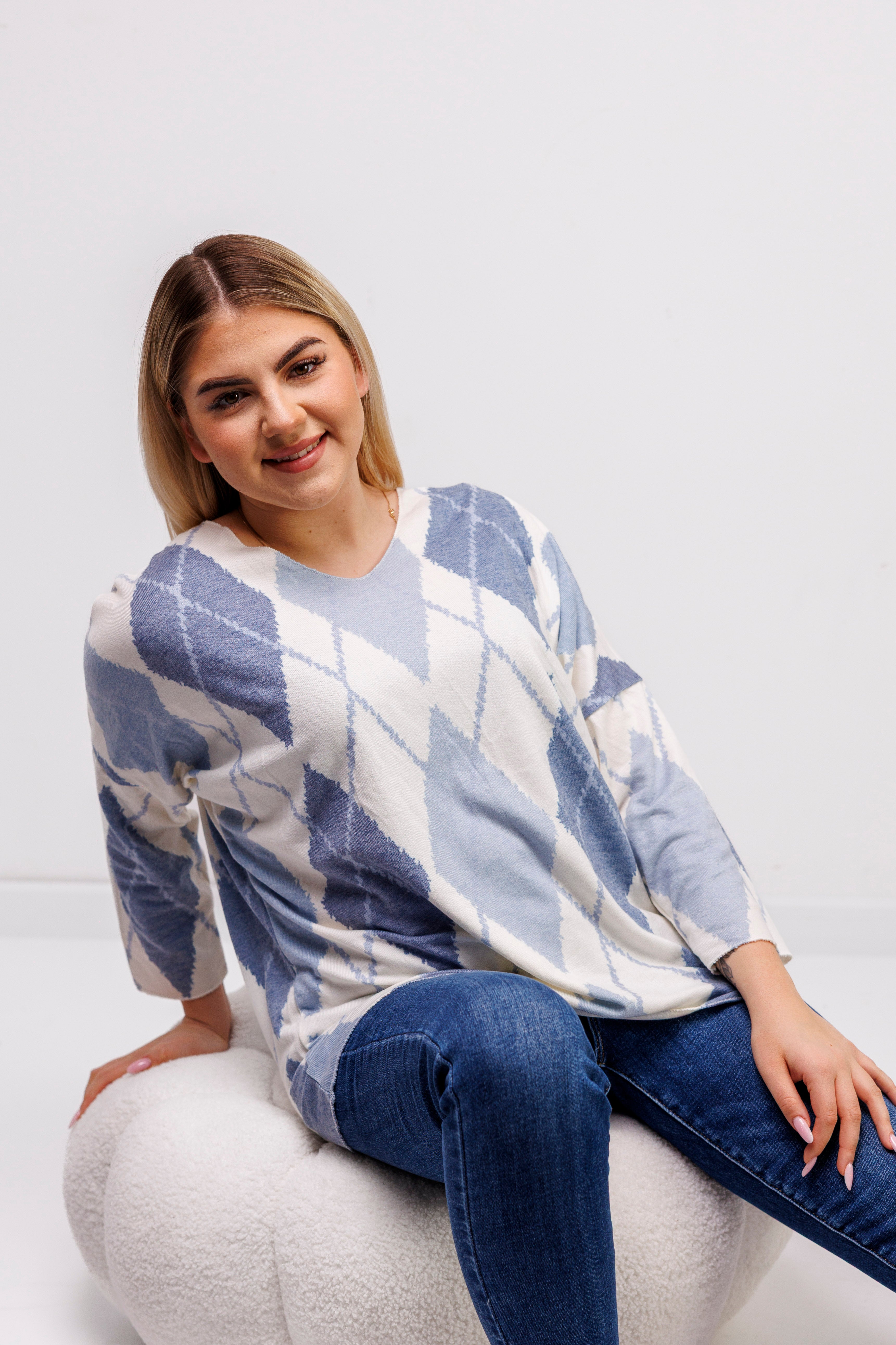 Dzianinowy sweter damski w romby Błękit