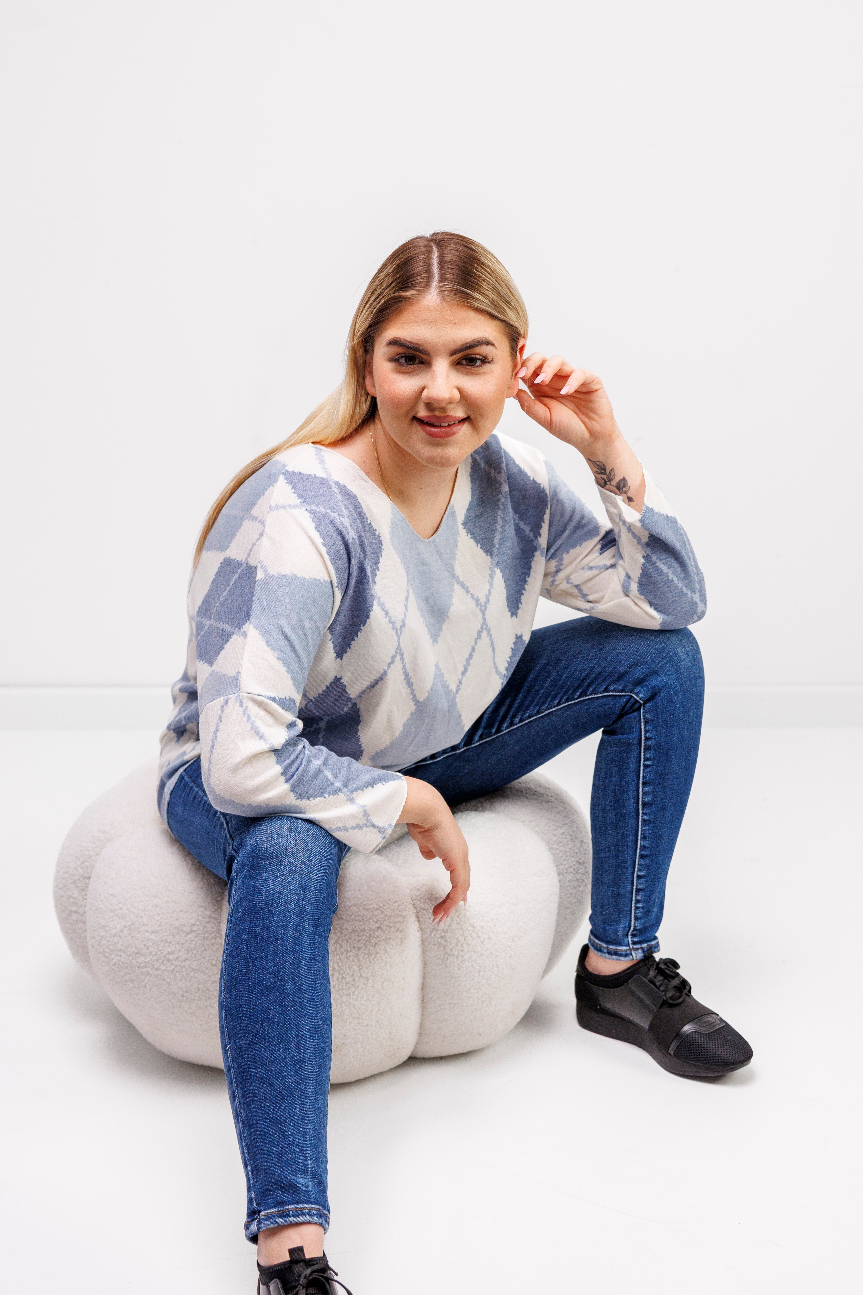 Dzianinowy sweter damski w romby Błękit