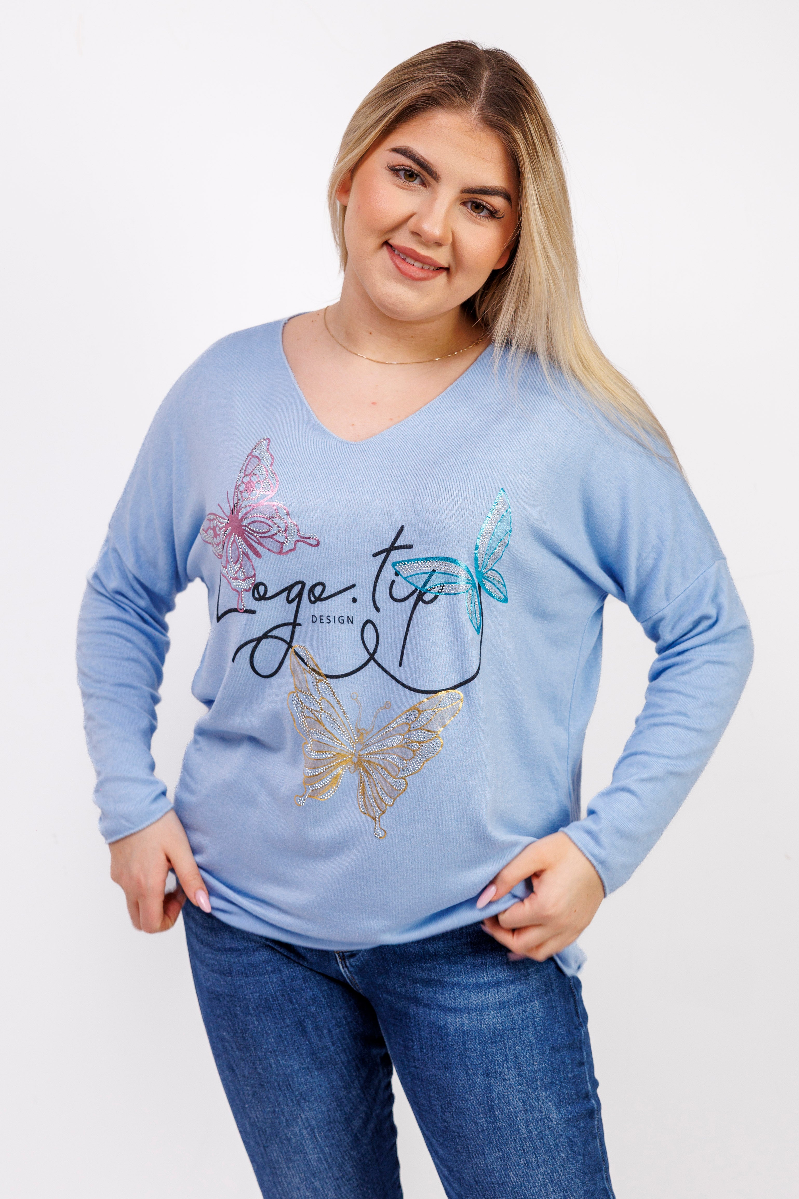 Sweterek z dekoltem V i ozdobnymi motylami Błękit