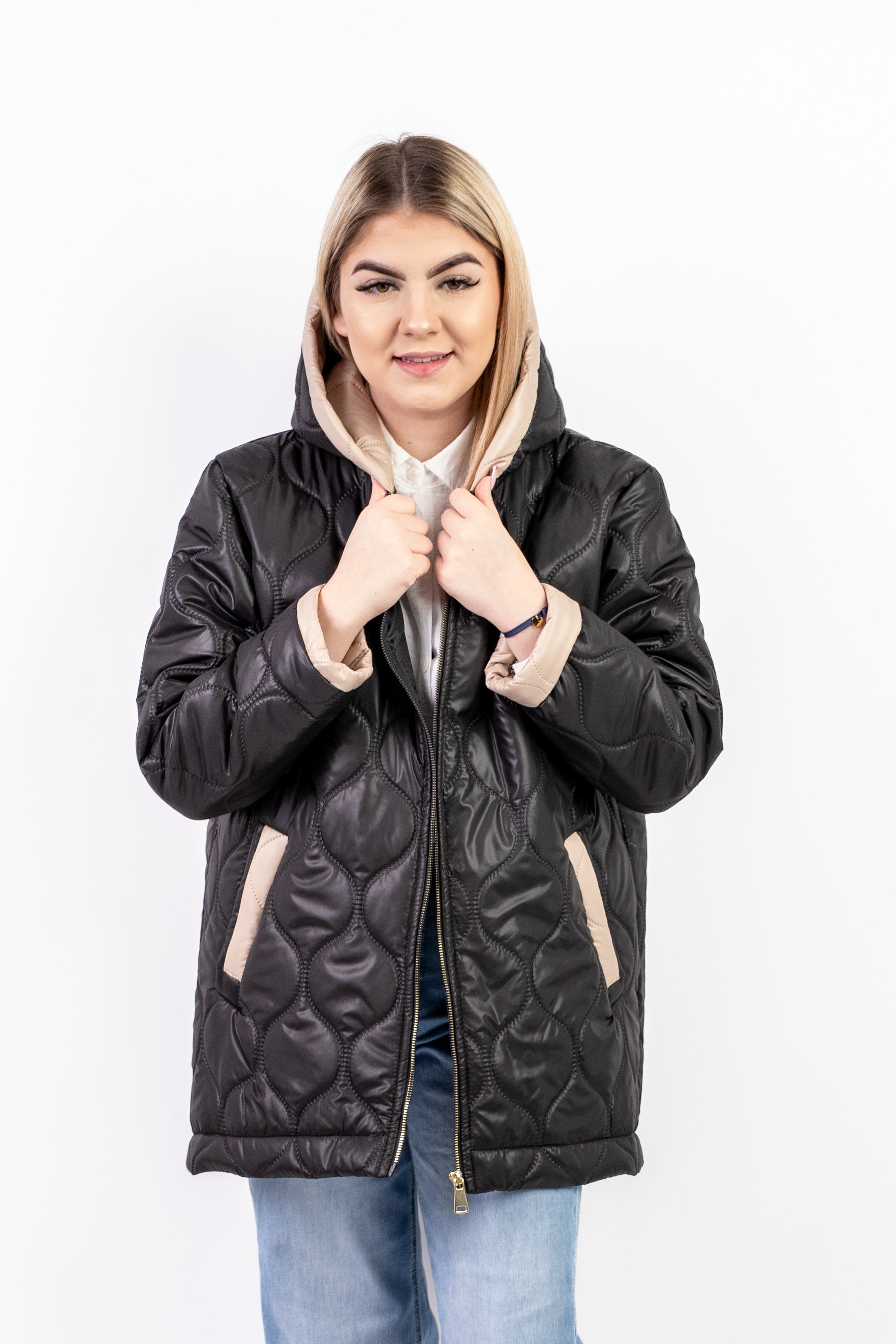 Lekka pikowana kurtka wiosenna styl i komfort na co dzień Czarny